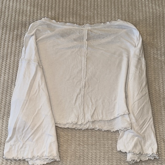 Free People White Cropped Scalloped Free Tee - Size Xtra Small - Picture 3 of 4